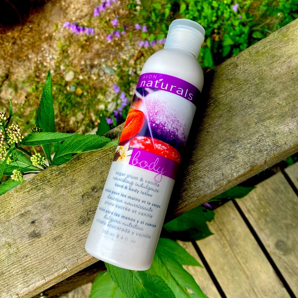 AVON NATURALS Body Hand Lotion SUGAR PLUM VANILLA 8.4 oz.